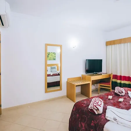 Ξενοδοχείο με διαμερίσματα Grand Muthu Do Vale 5*