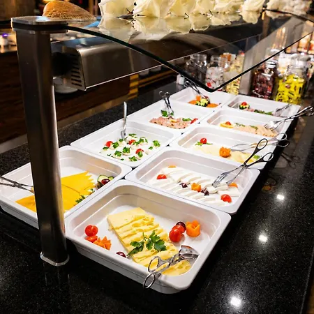 Aparthotel Grand Muthu Do Vale 5*