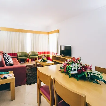Ξενοδοχείο με διαμερίσματα Grand Muthu Do Vale 5*